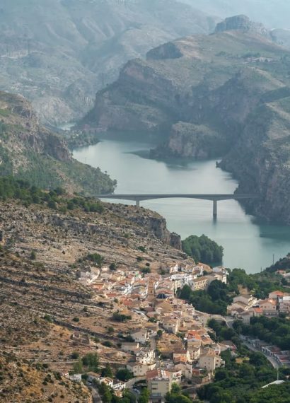Voyager en Espagne autrement : liberté, confort et découvertes authentiques