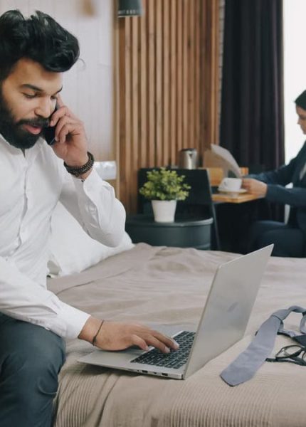 Télétravail et hôtels : la révolution des séjours longs en 2026