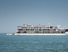 Hôtels flottants 2026 : la révolution touristique sur l'eau