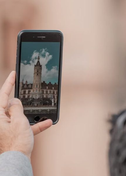 Réalité augmentée pour explorer les villes : 5 apps révolutionnent le tourisme urbain